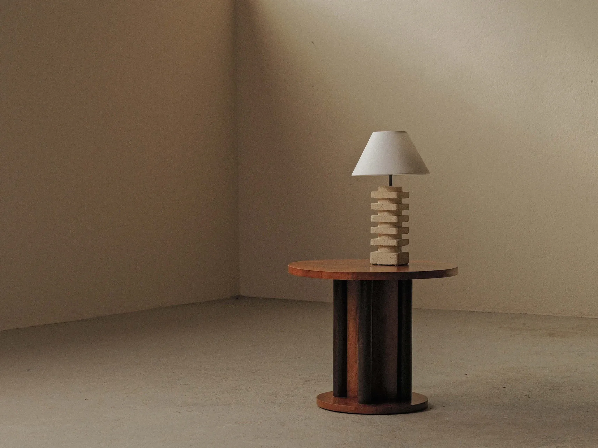 Guéridon rond de style Art déco en bois, vers 1950