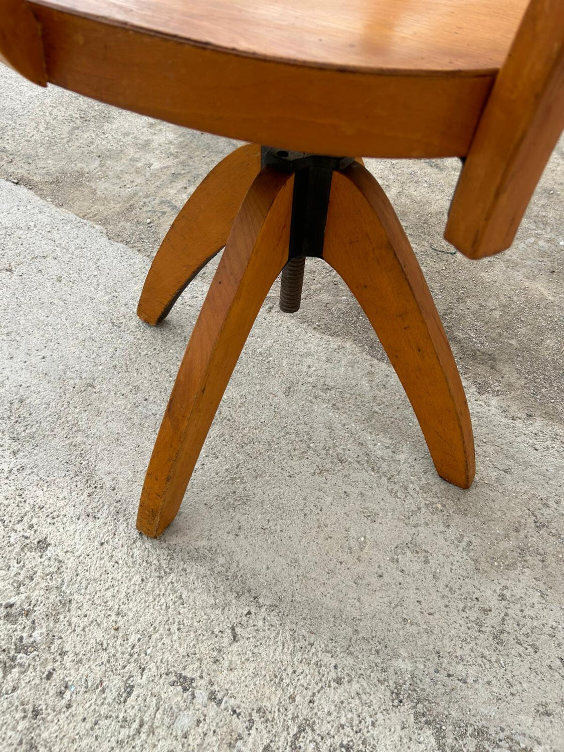 Baumann swivel office chair
