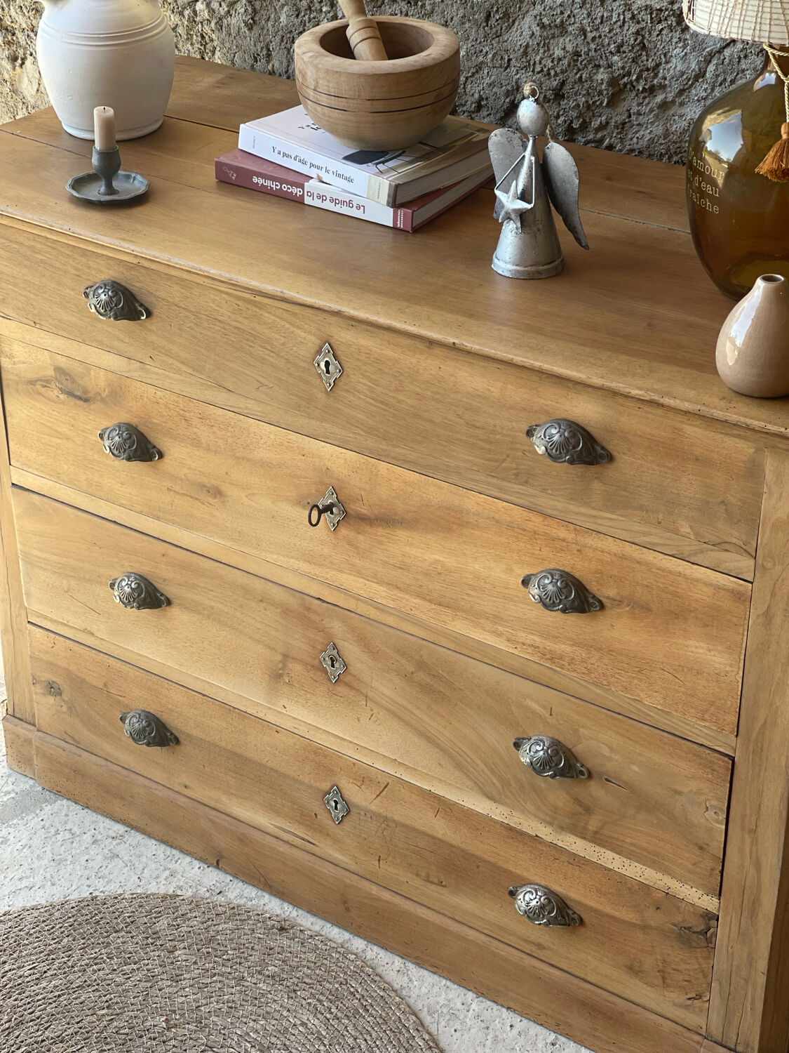 Chest of drawers