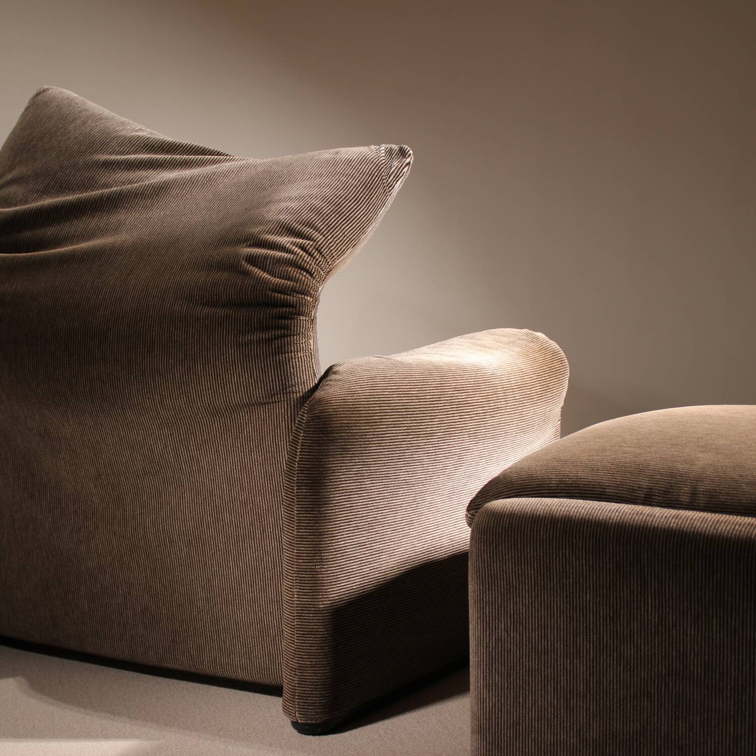 Lounge Chair & Ottoman ‚Maralunga‘ by Vico Magistretti for Cassina