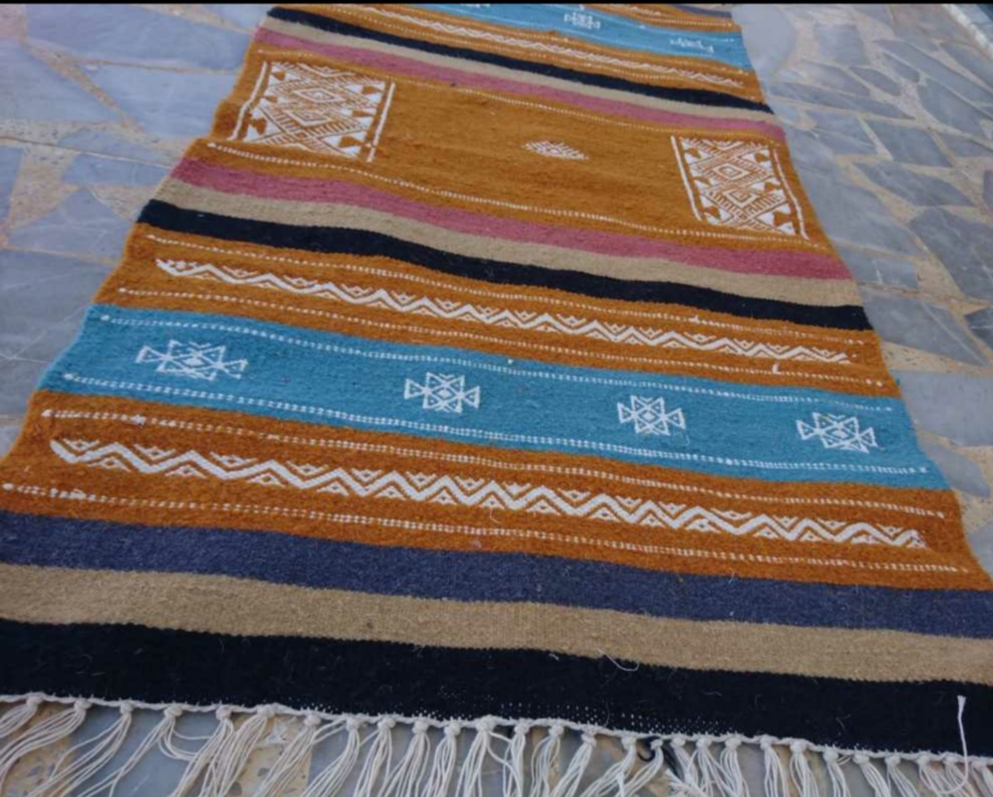 Tapis kilim orange bleu blanc fait à la main, 120x65cm