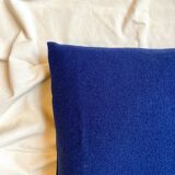 Navy blue wool cushion 40 cm
