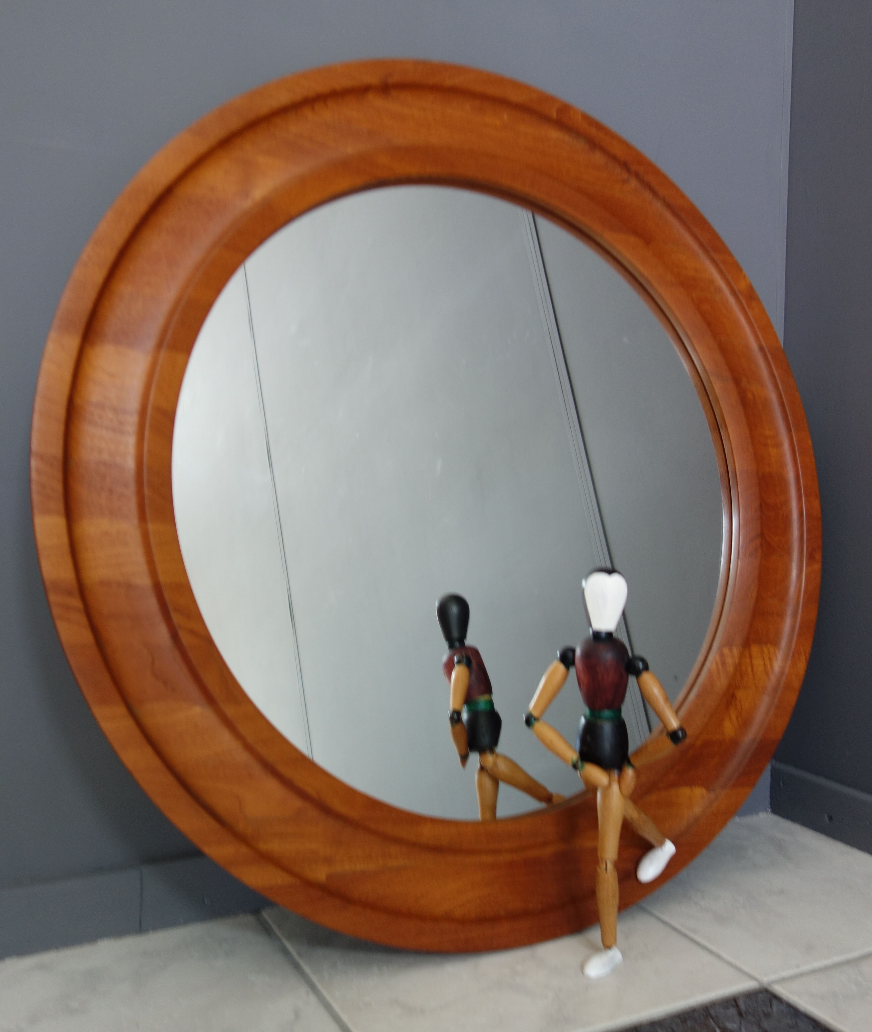 Miroir rond en teck par Hadsten Danemark 74cm