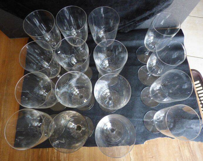 Set of 16 crystal glasses including 12 crystal glasses.
