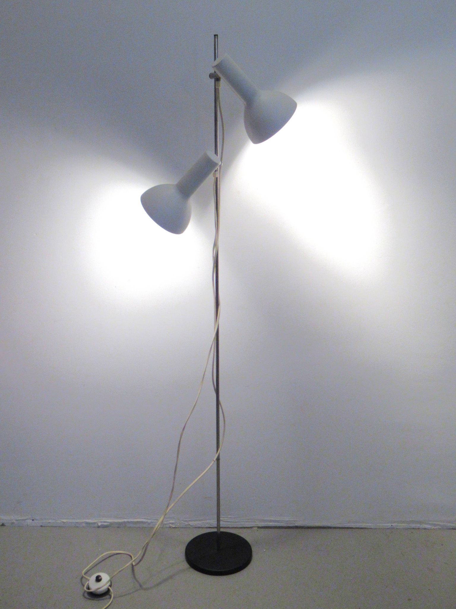 Lampadaire scandinave à 2 spots années 60