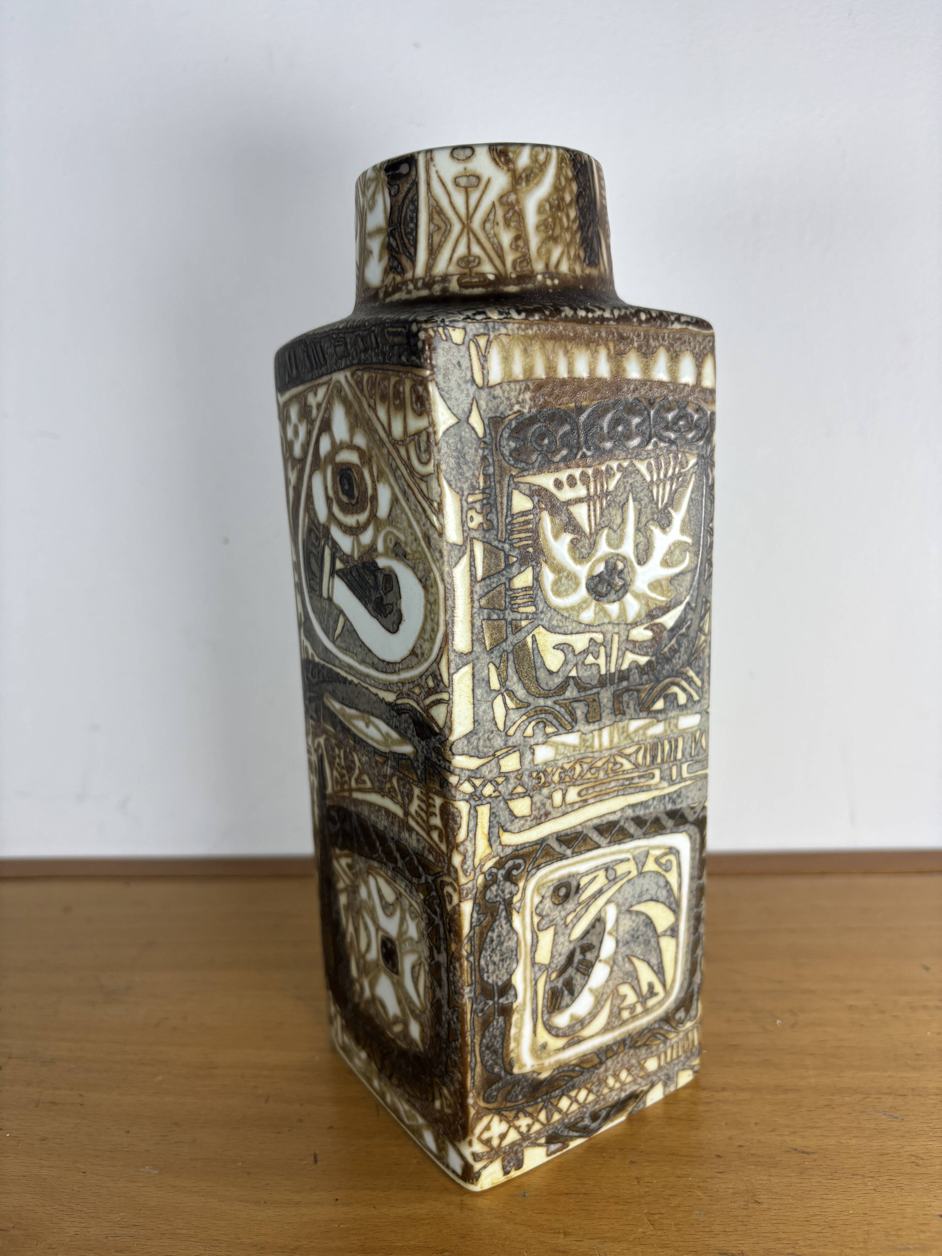 Scandinavian stoneware vase decorated with birds and flowers – Nils Thorsson for Royal