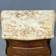 Paire de table de chevet style Louis XV