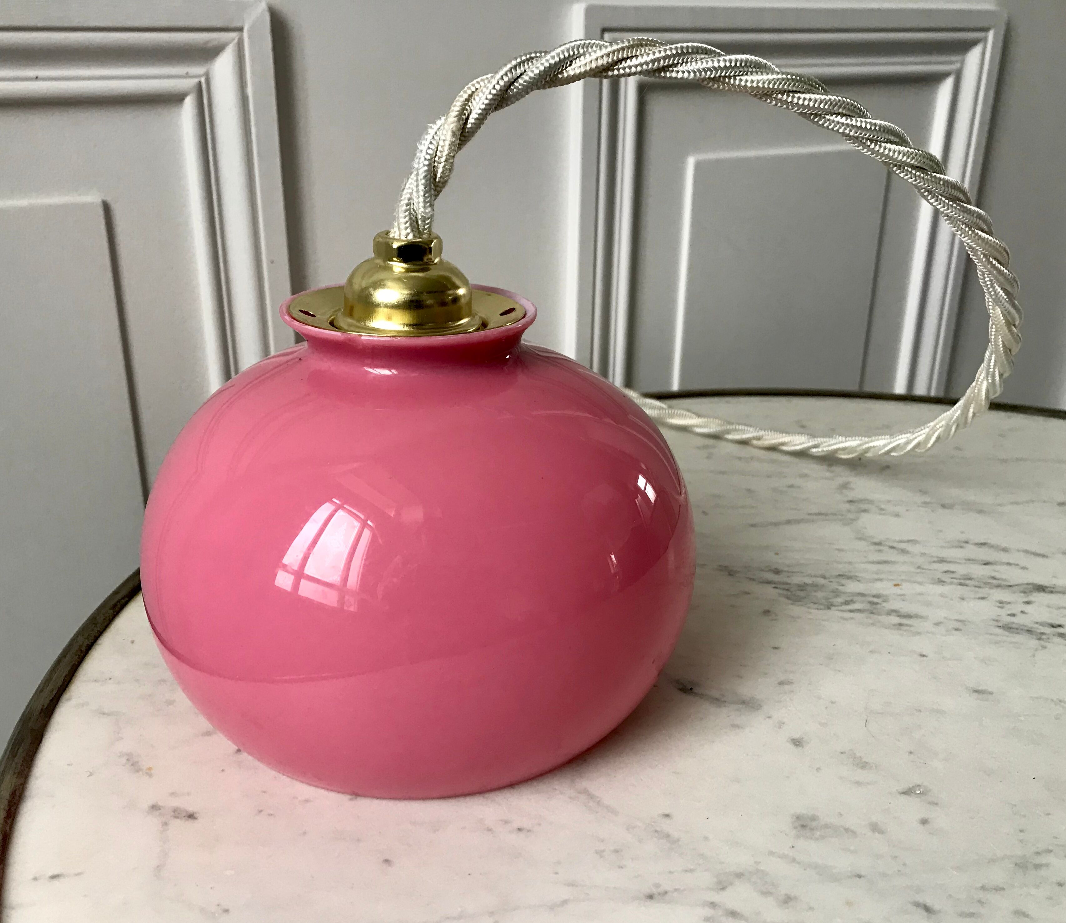 Suspension ball in opaline pink candy 50s
