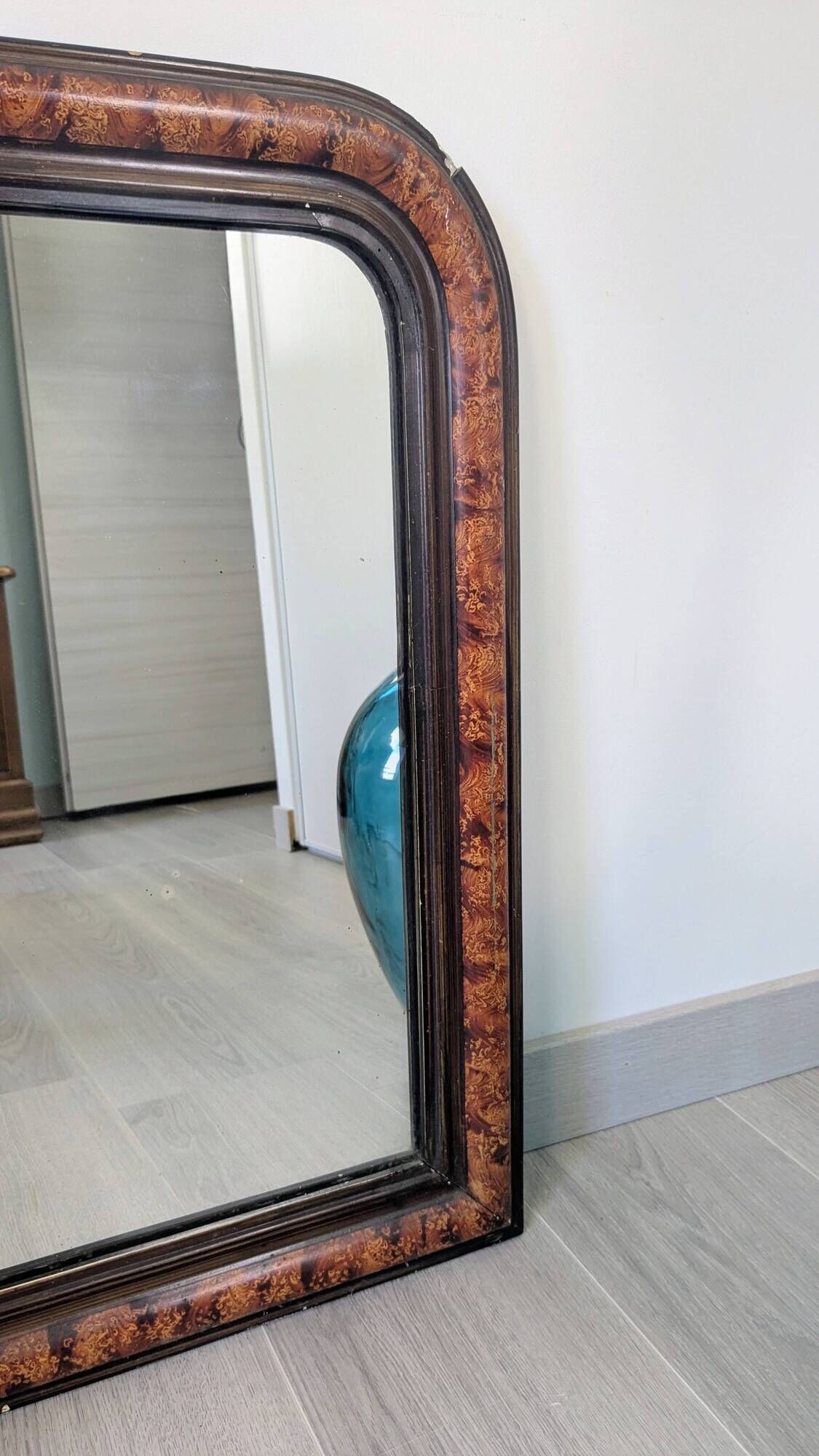 Antique Louis-Philippe mirror in blackened wood with a burl effect – 67x52 cm