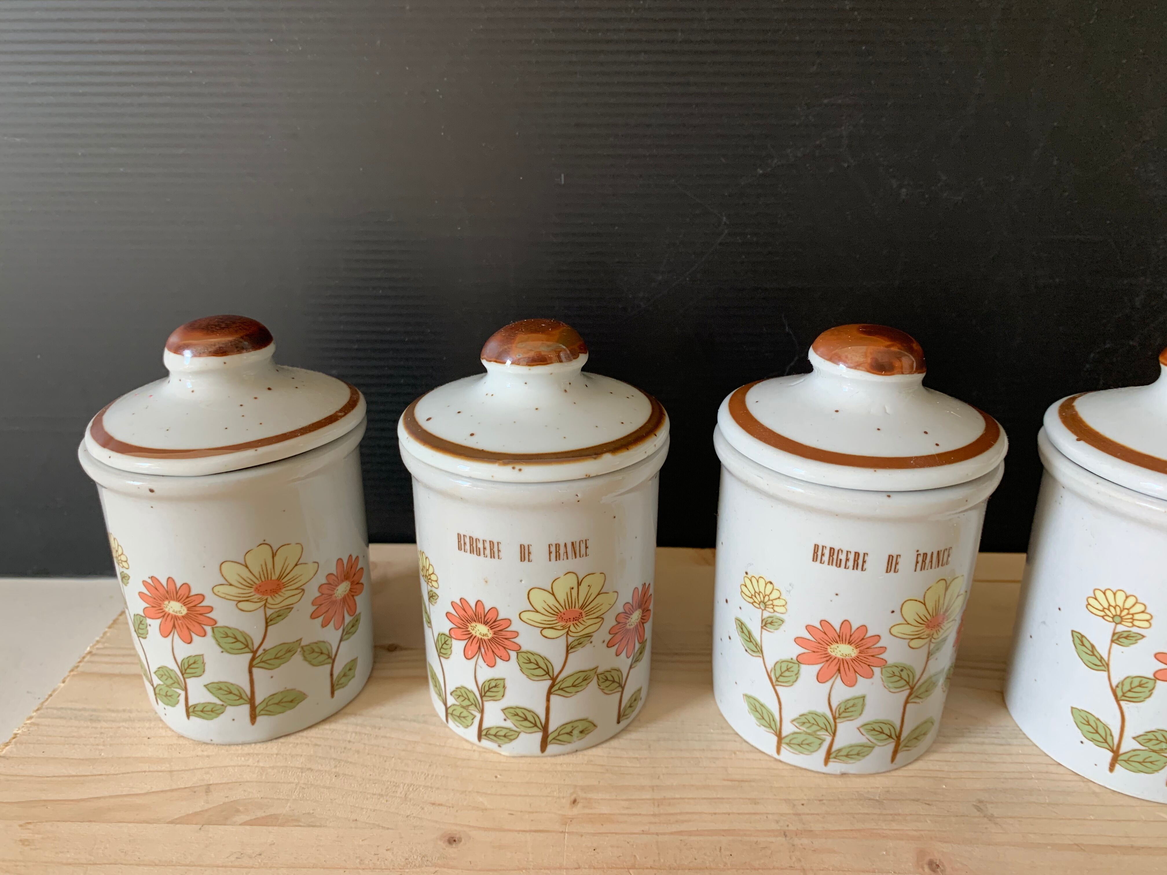 5 vintage spice pots