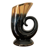 Vase en forme de corne