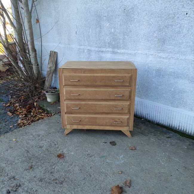 Compass feet dresser