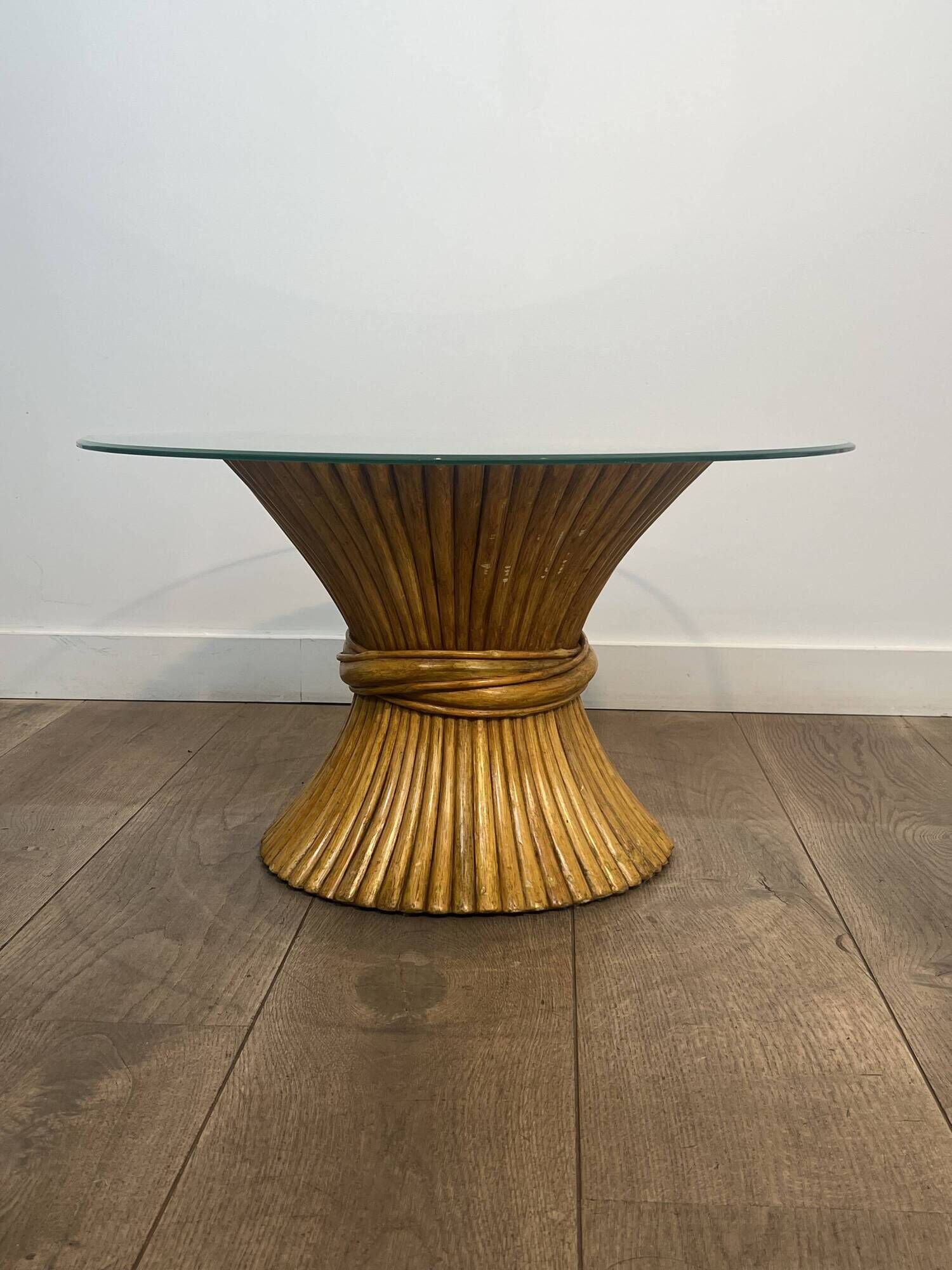 Wheat sheaf coffee table Elinor McGuire. American work. Circa 1970.