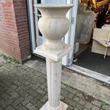 Vase en travertin