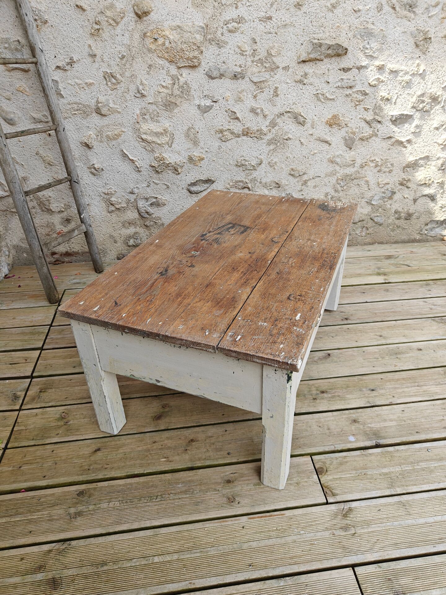 Distressed drawer coffee table, country farmhouse.