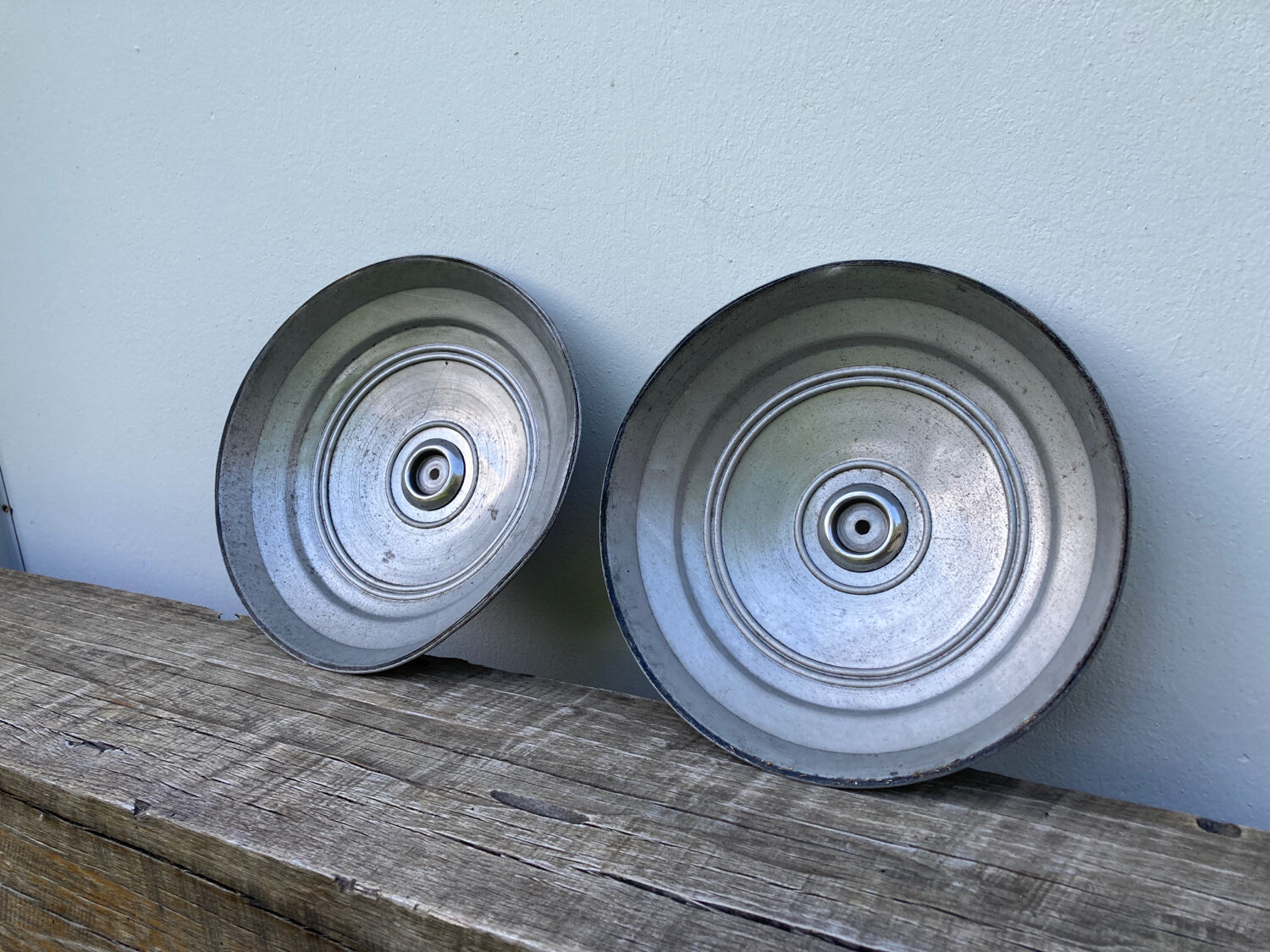 Pair of industrial pendant lamp JT in gray metal / vintage luminaire