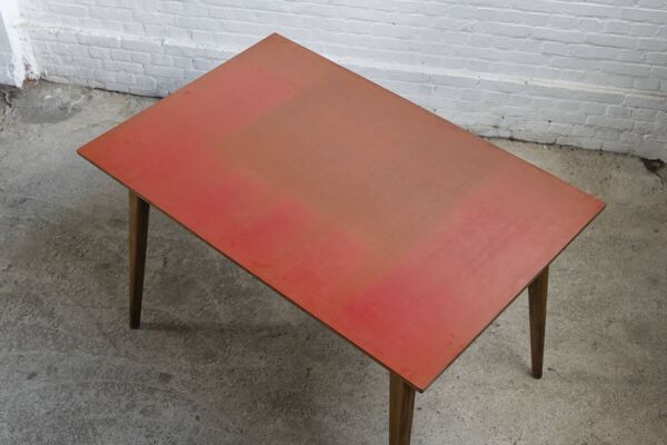 Table de salle à manger en hêtre des années 50 avec plateau en formica rouge