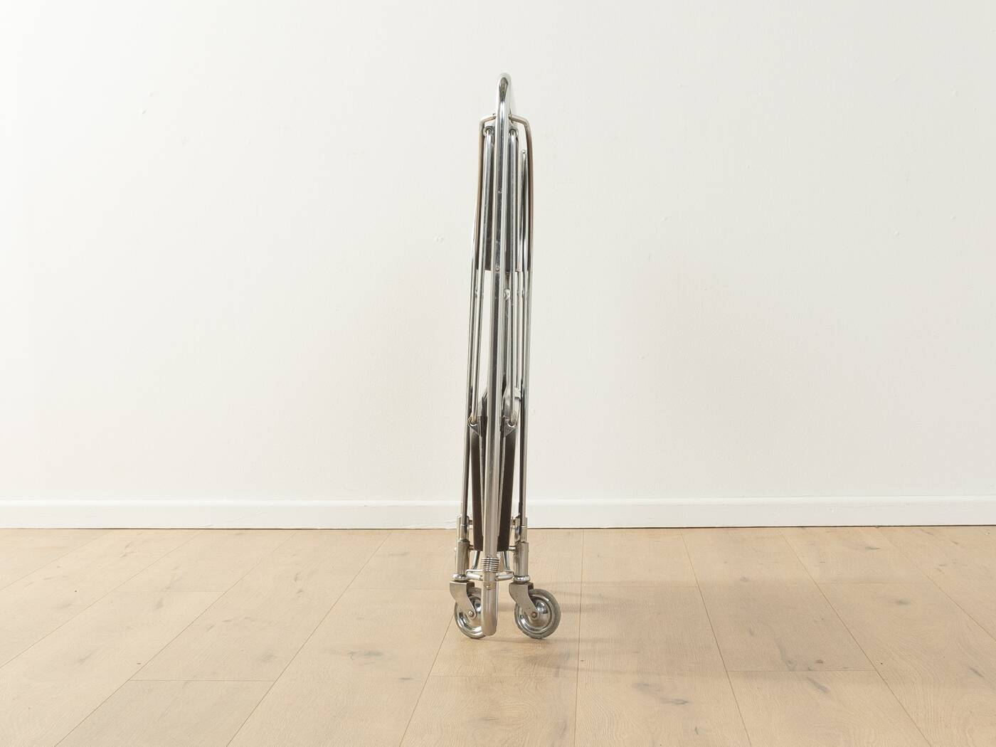 Chariot de service Dinett, Bremshey