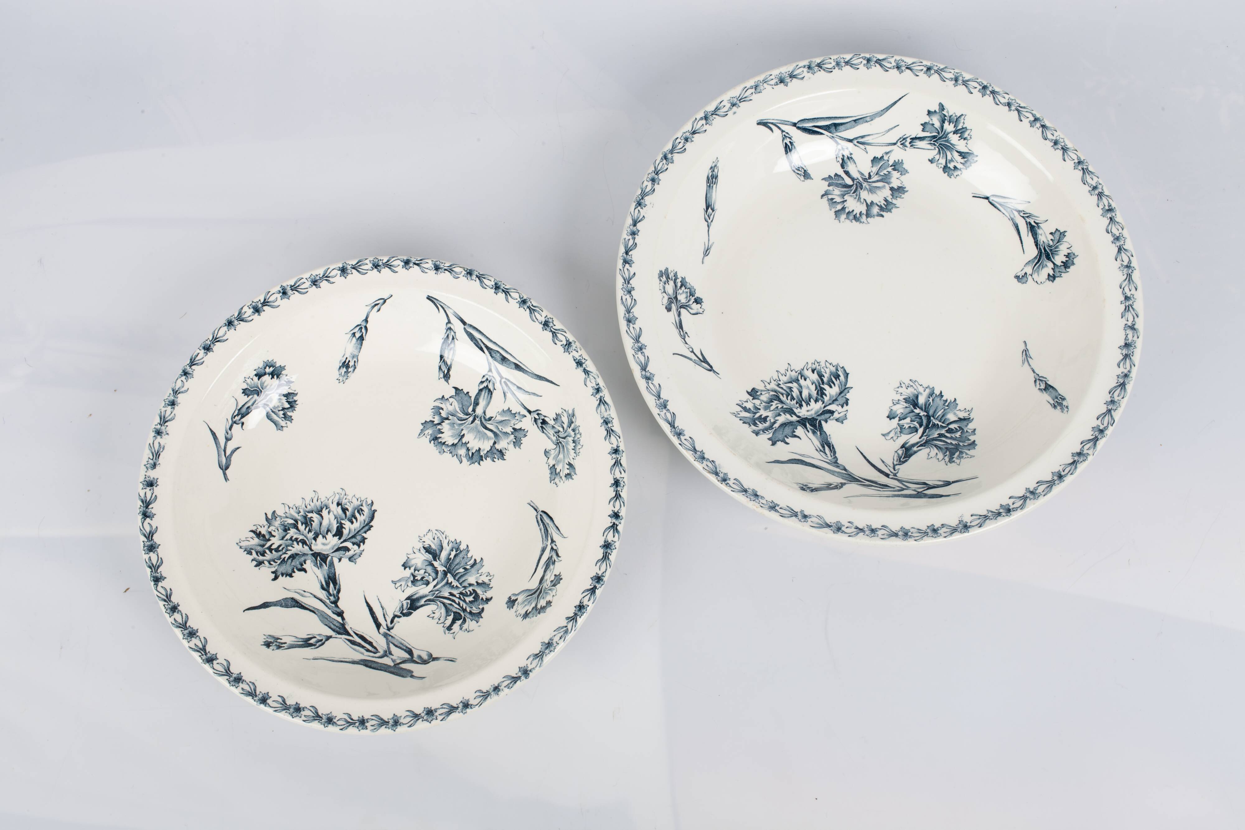 2 large round dishes of service, vegetable. Lunéville K & G model Œillets. French Antique