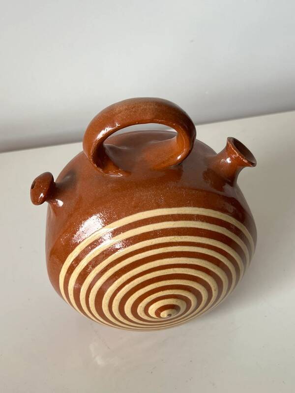 Botijo espagnol vintage – grès vernissé décor spirale – design populaire