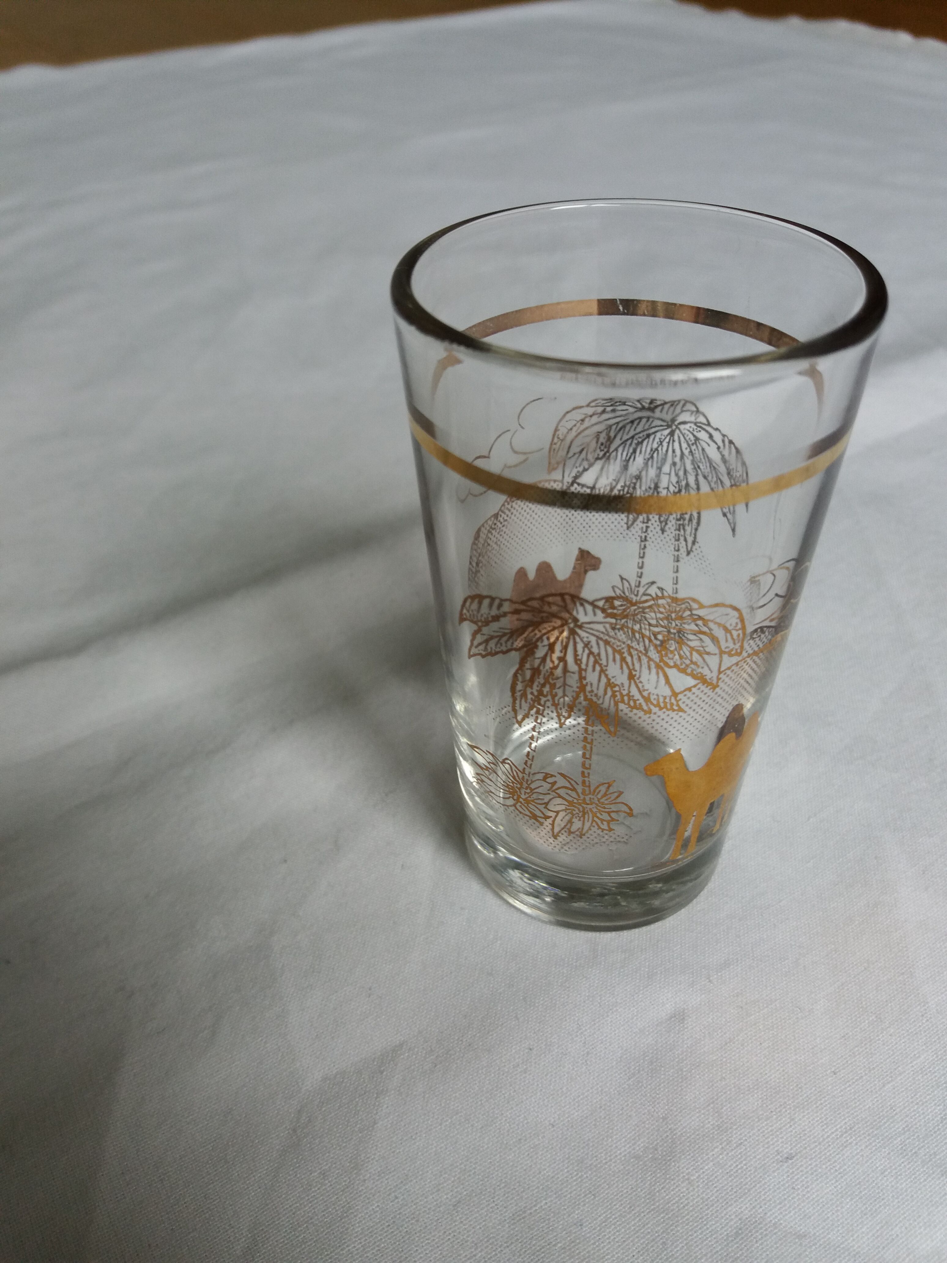 6 tea glasses golden décor camel palm