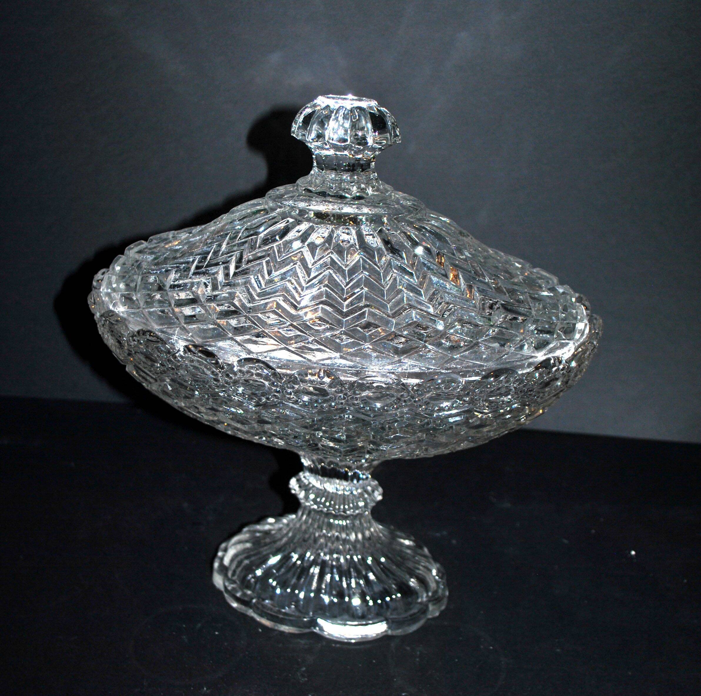 Baccarat oval crystal compote dish with diamonds and pearls, 1850