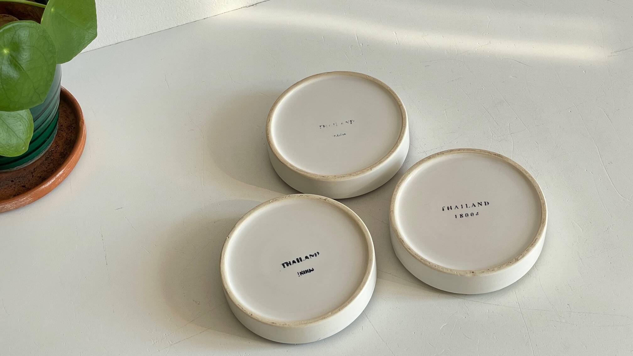 BOUGEOIRS Cracked Ceramic Candle Holder