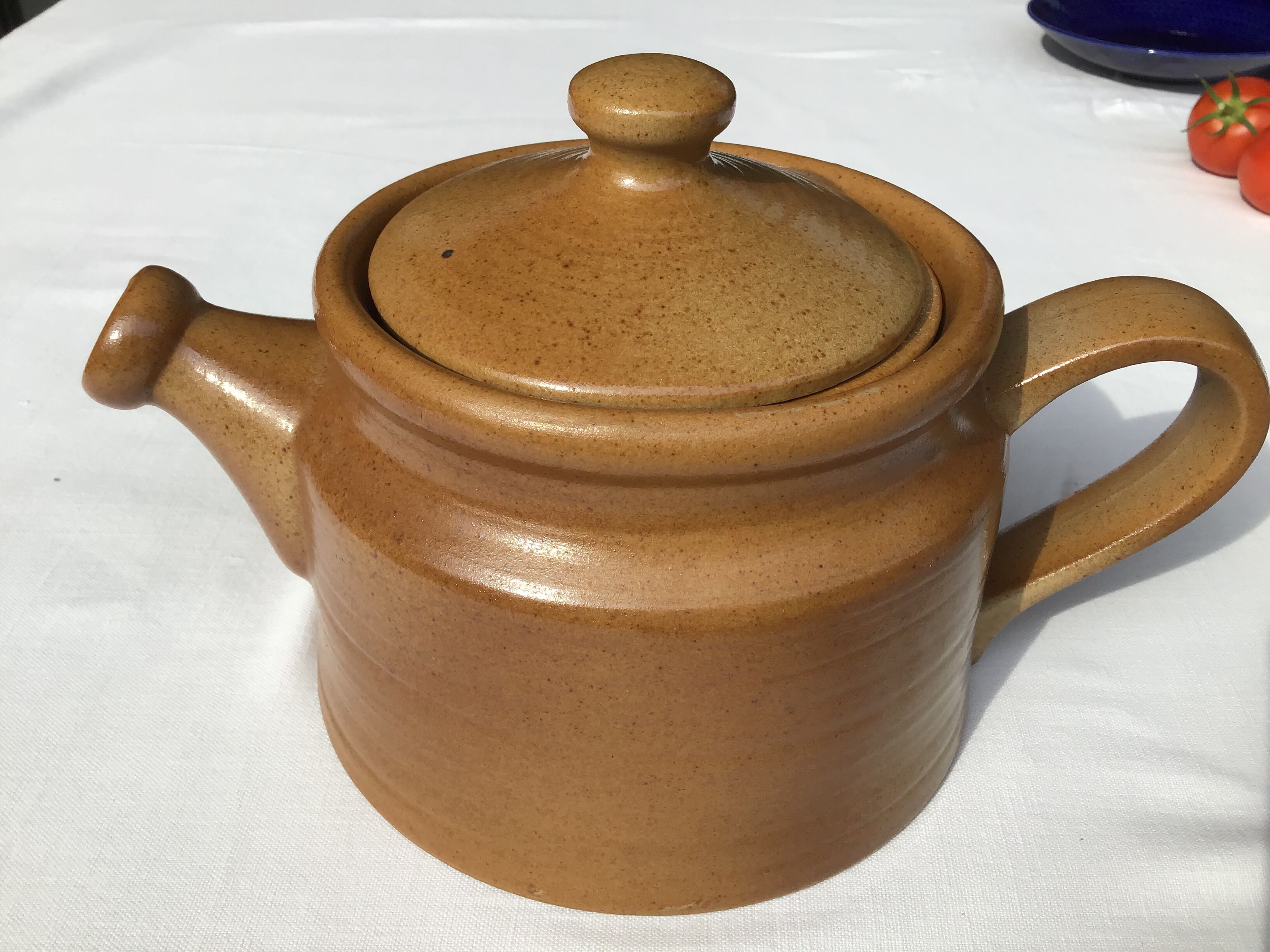 Arnon sandstone teapot with filter