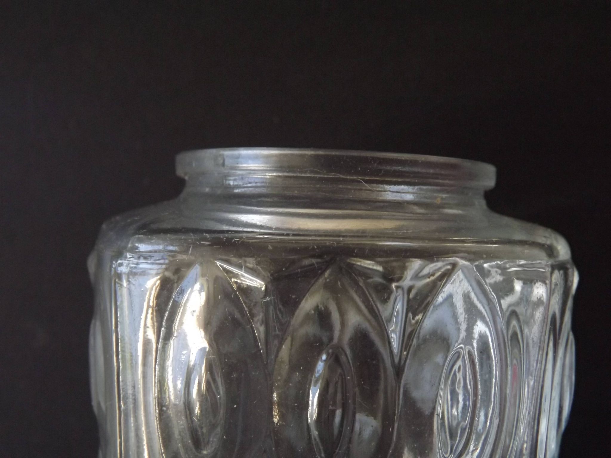 Paire d'abat-jours en verre taillé vintage rétro pour lustres/appliques murales.