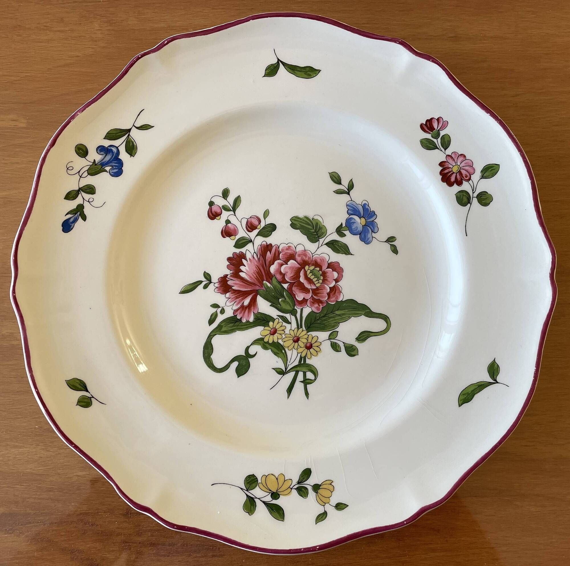 6 large flat antique plates in Saint-Amand earthenware (Nord)