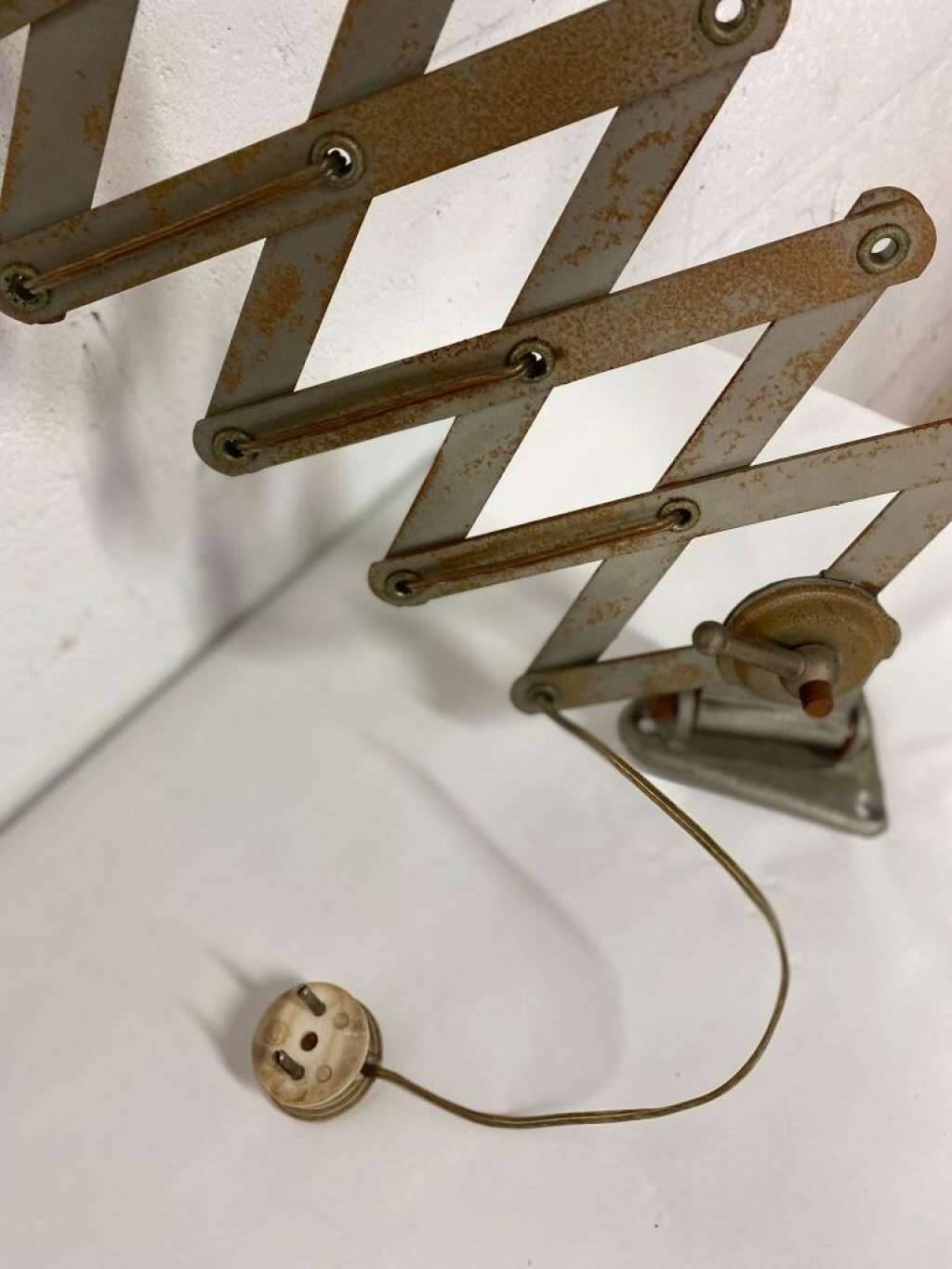 Vintage industrial scissor lamp / wall light / workshop lamp