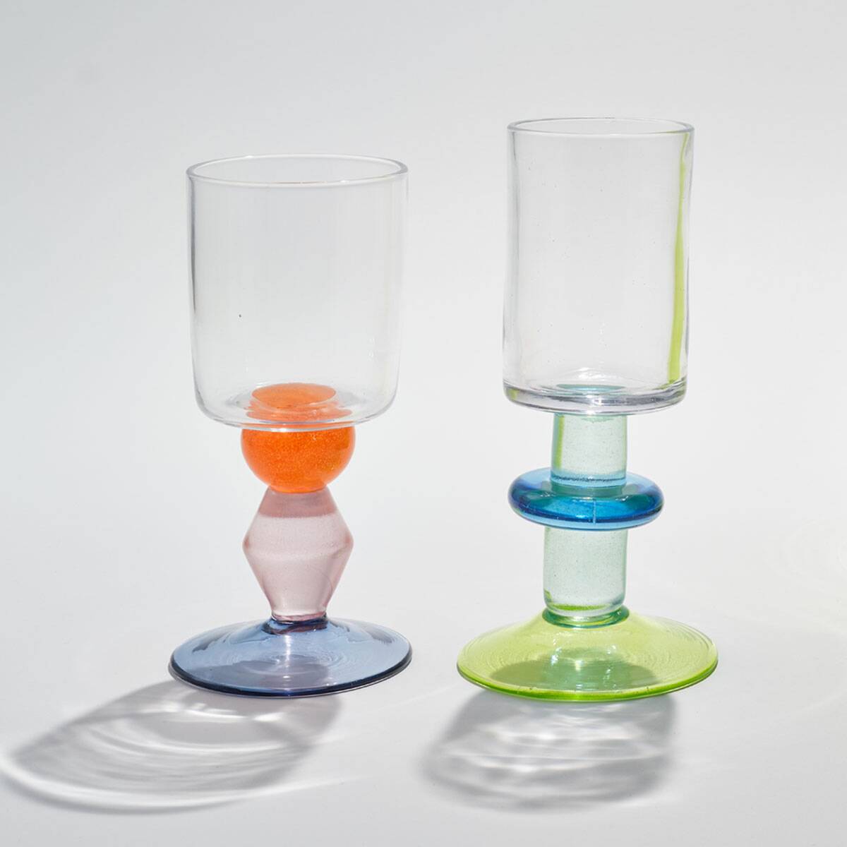 Pair of Miami wine glasses with discs and diamonds
