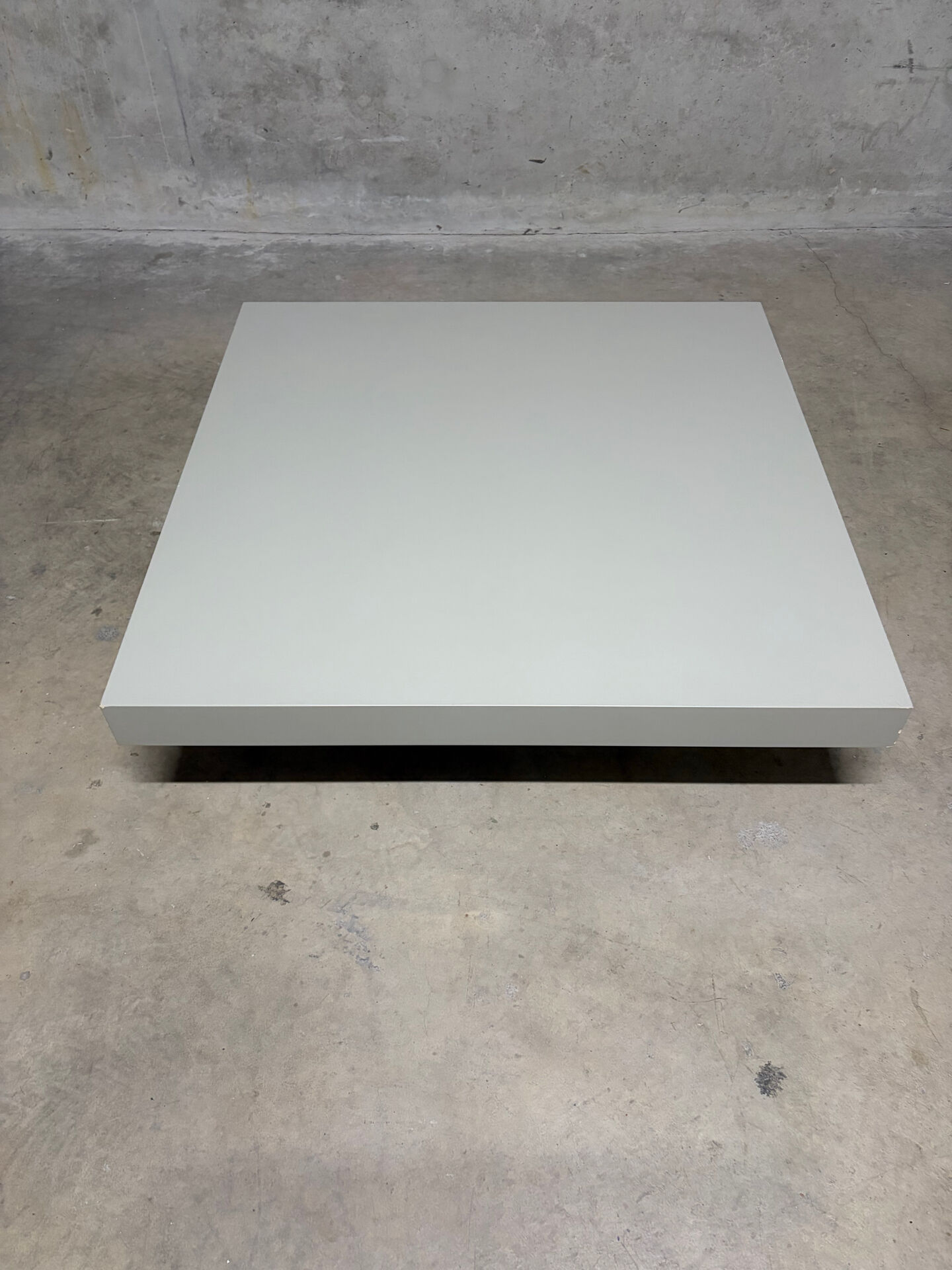 Jeu de 2 tables basses design Molteni&C, bois clair et laqué gris p