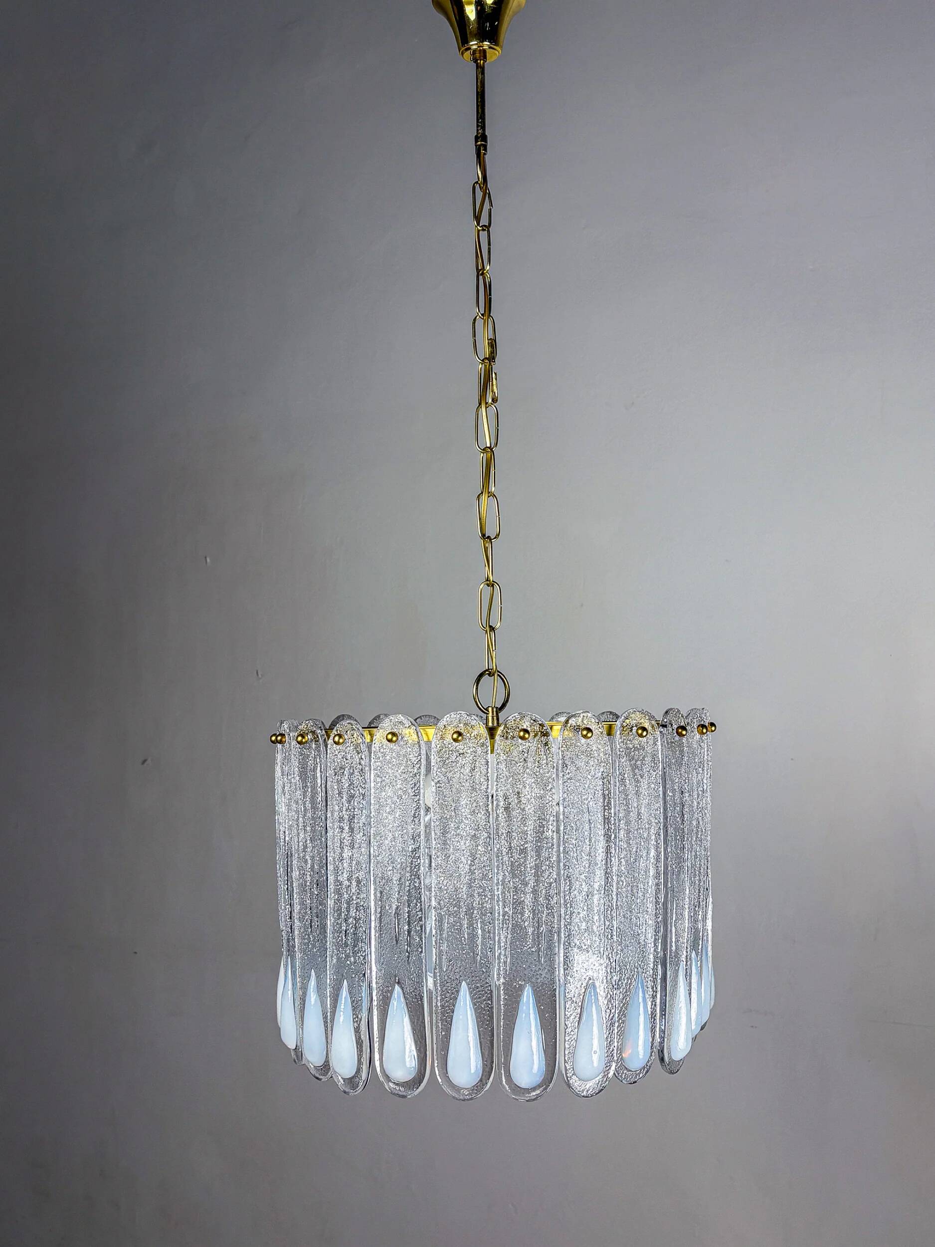 Murano Mazzega chandelier, iridescent white frosted glass, Italy 1960