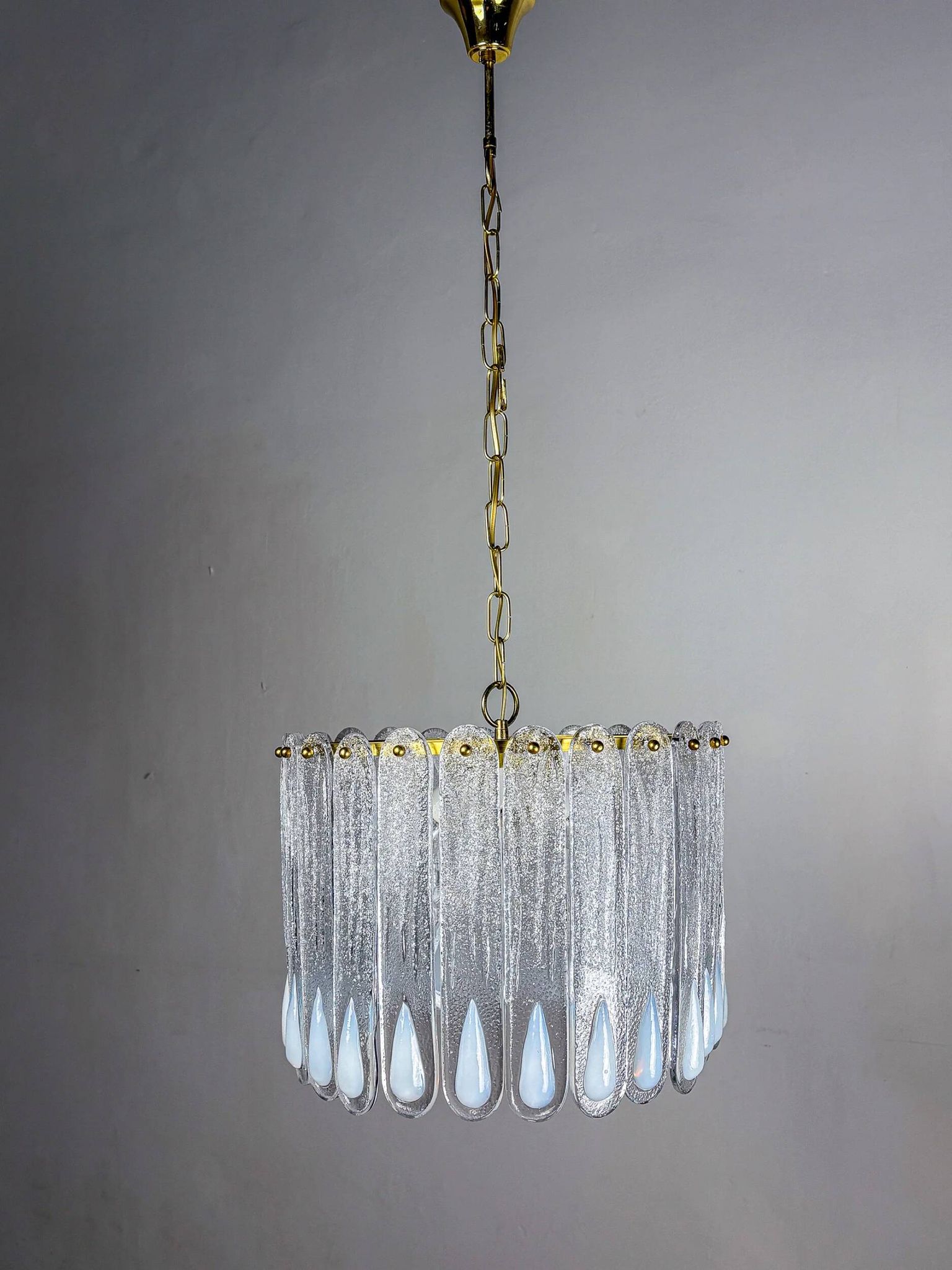 Murano Mazzega chandelier, iridescent white frosted glass, Italy 1960