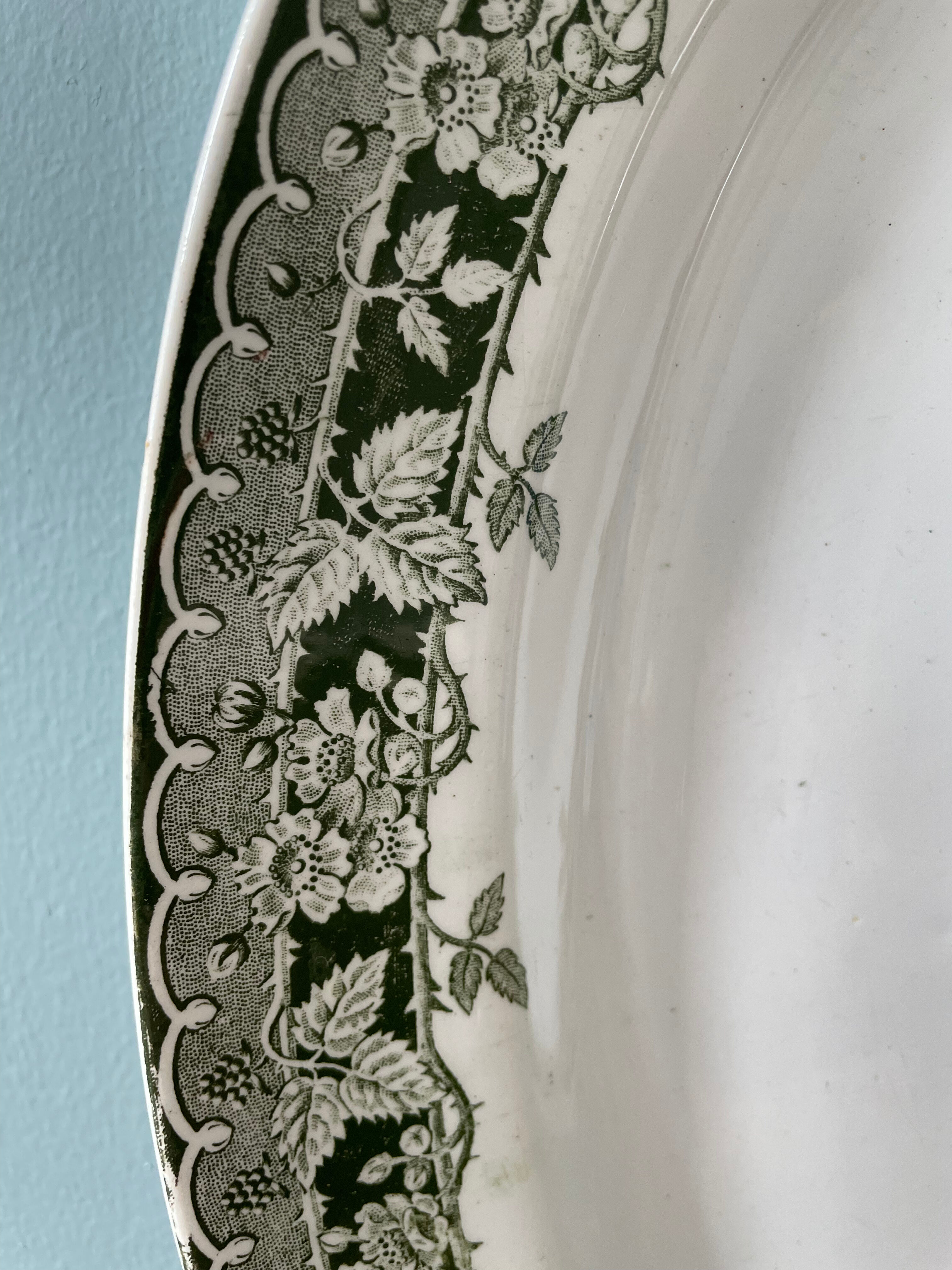 Set of two old dishes Terre de Fer St Amand & Hamage, "Mulberry" collection