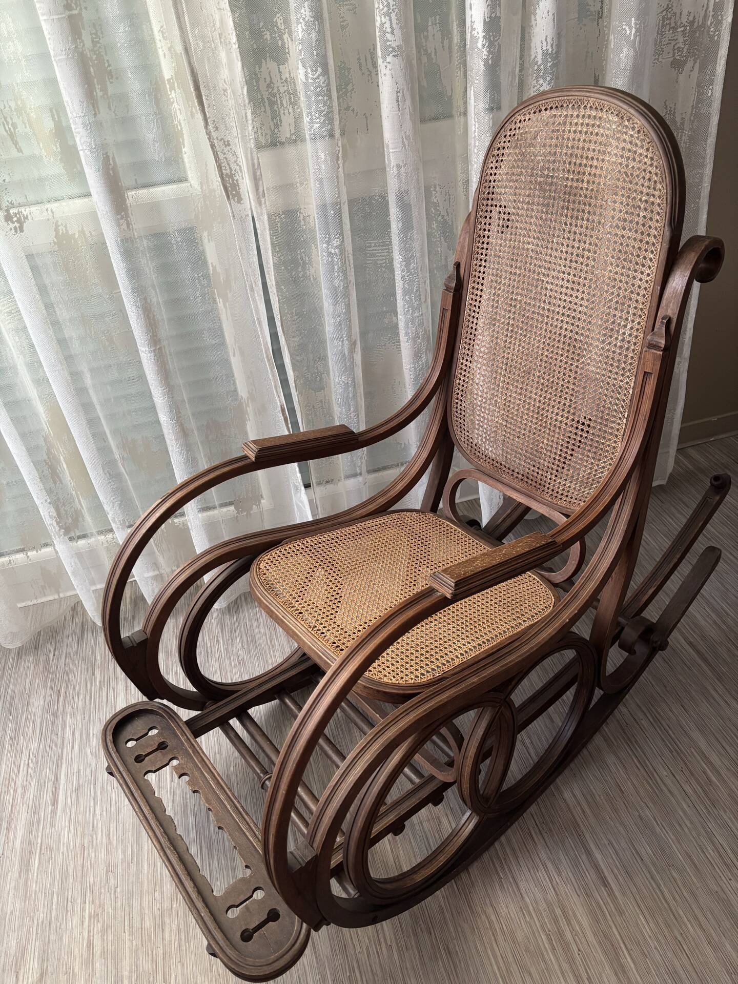 Thonet rattan rocking chair from the 1920s.