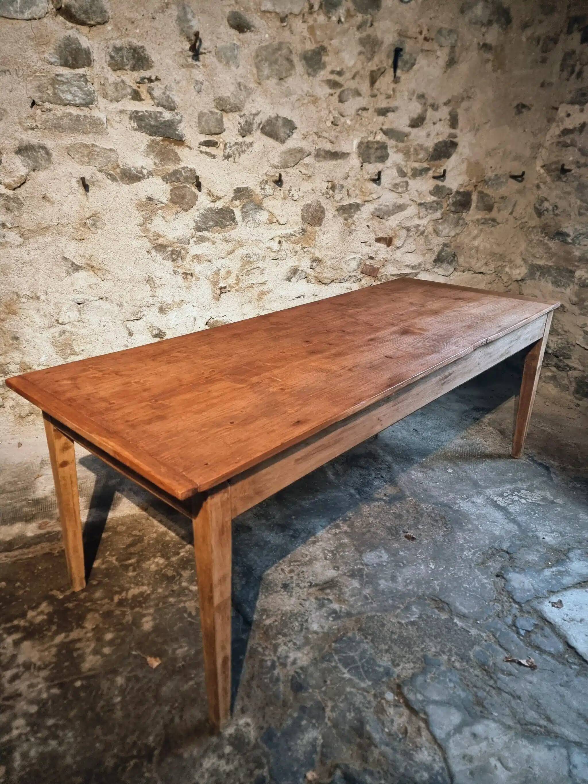 Antique French farmhouse dining table in oak and pine, circa 1900