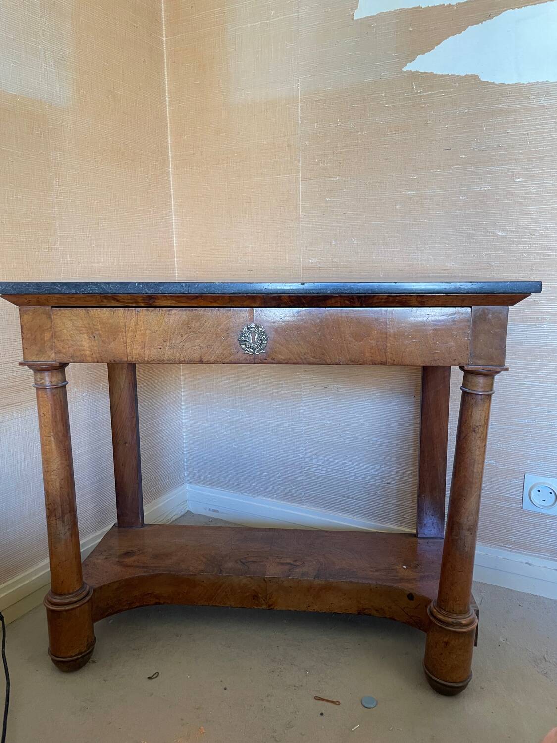 Console ancienne style Louis Philippe en bois et plateau en marbre