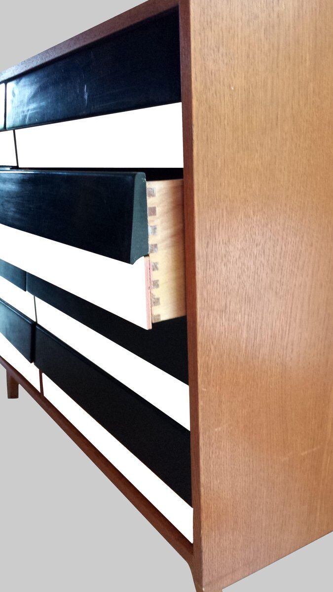 1950s black and white trend buffet