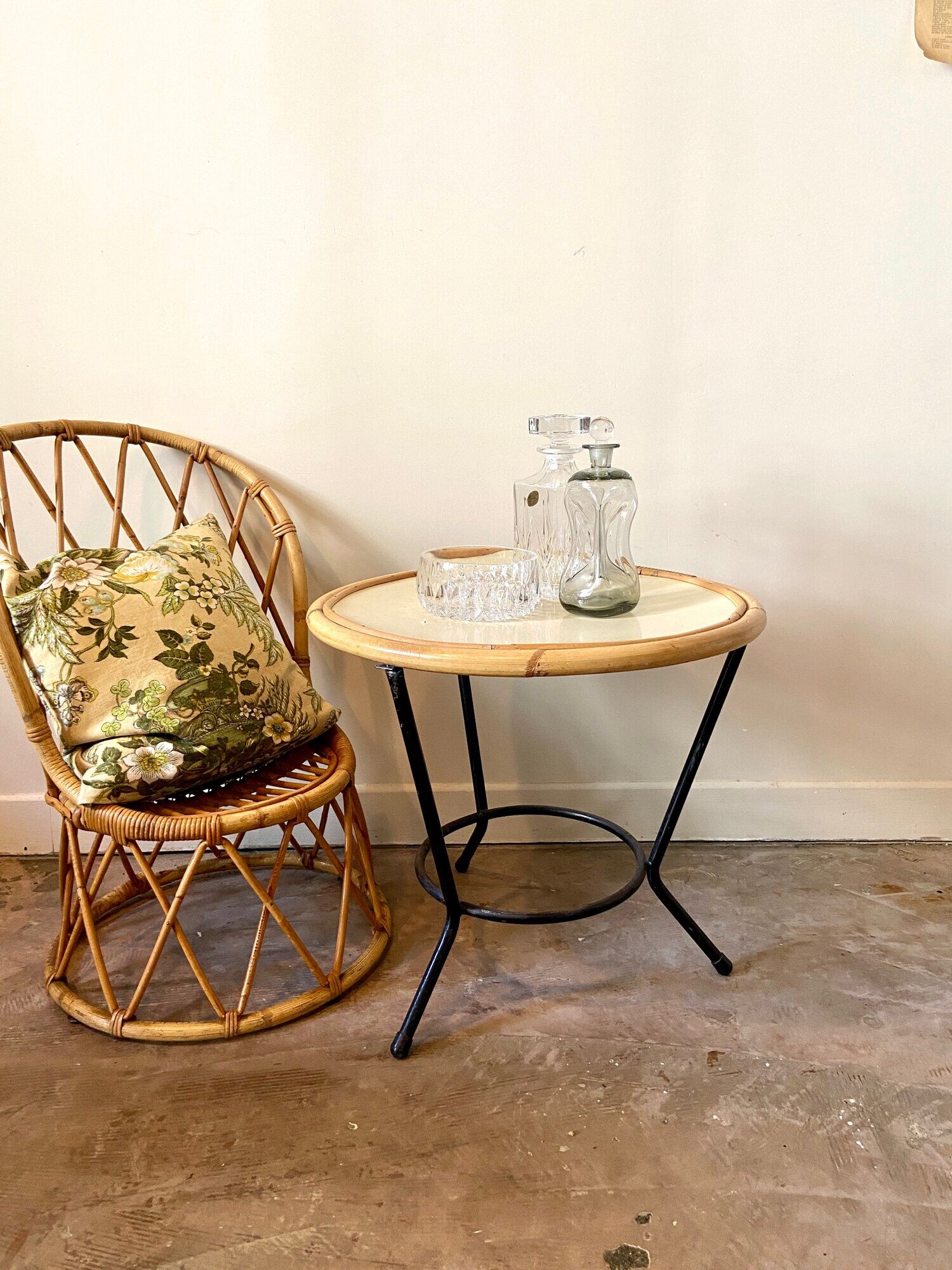 Coffee table in rattan and black metal 1960