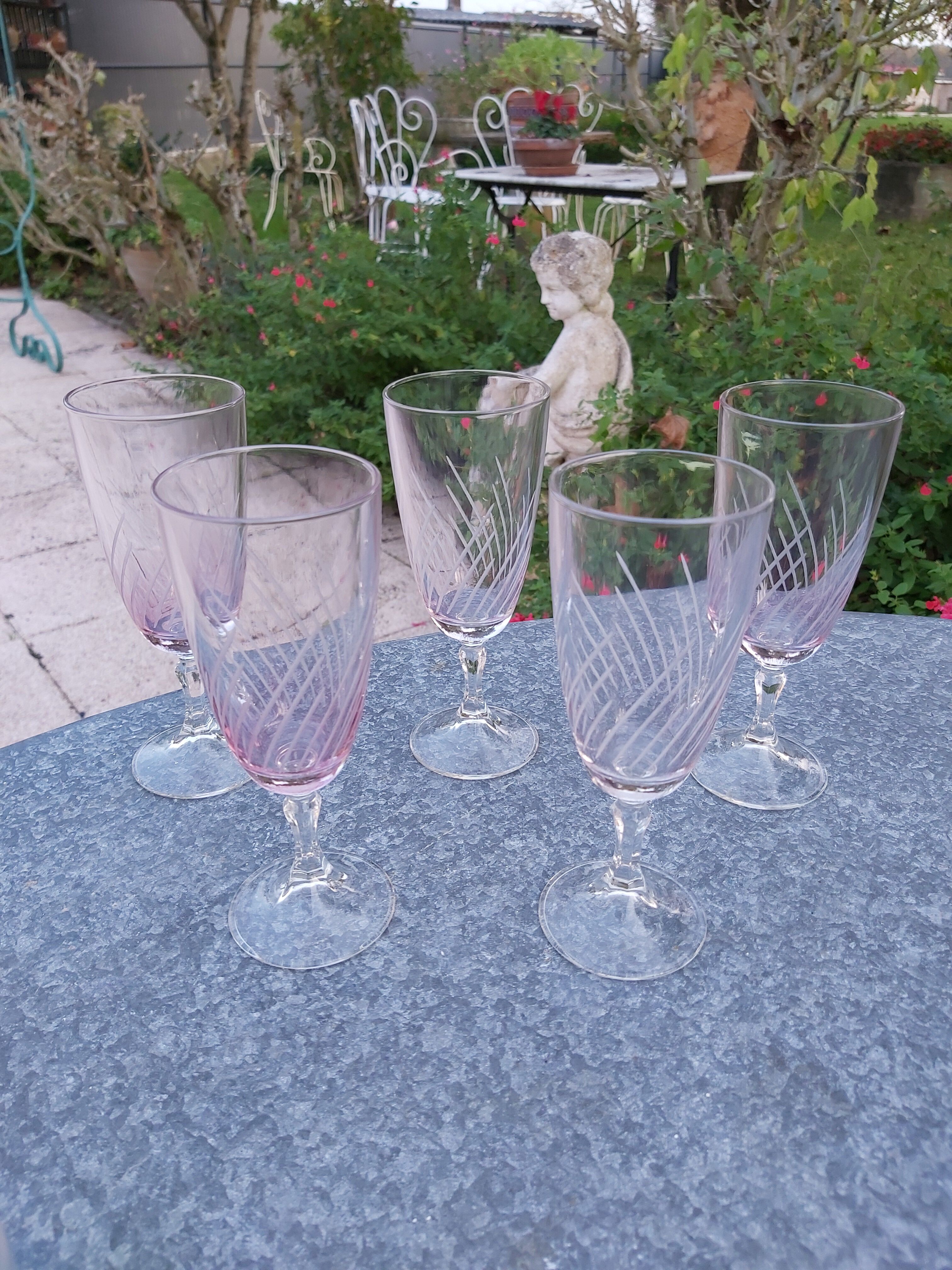 5 champagne flutes engraved 50s