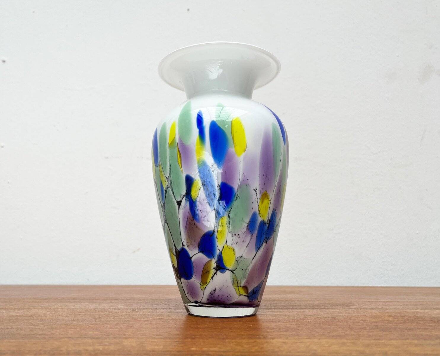 Postmodern glass vase by Hans Jürgen Richartz for the Richartz art collection, 1980s.