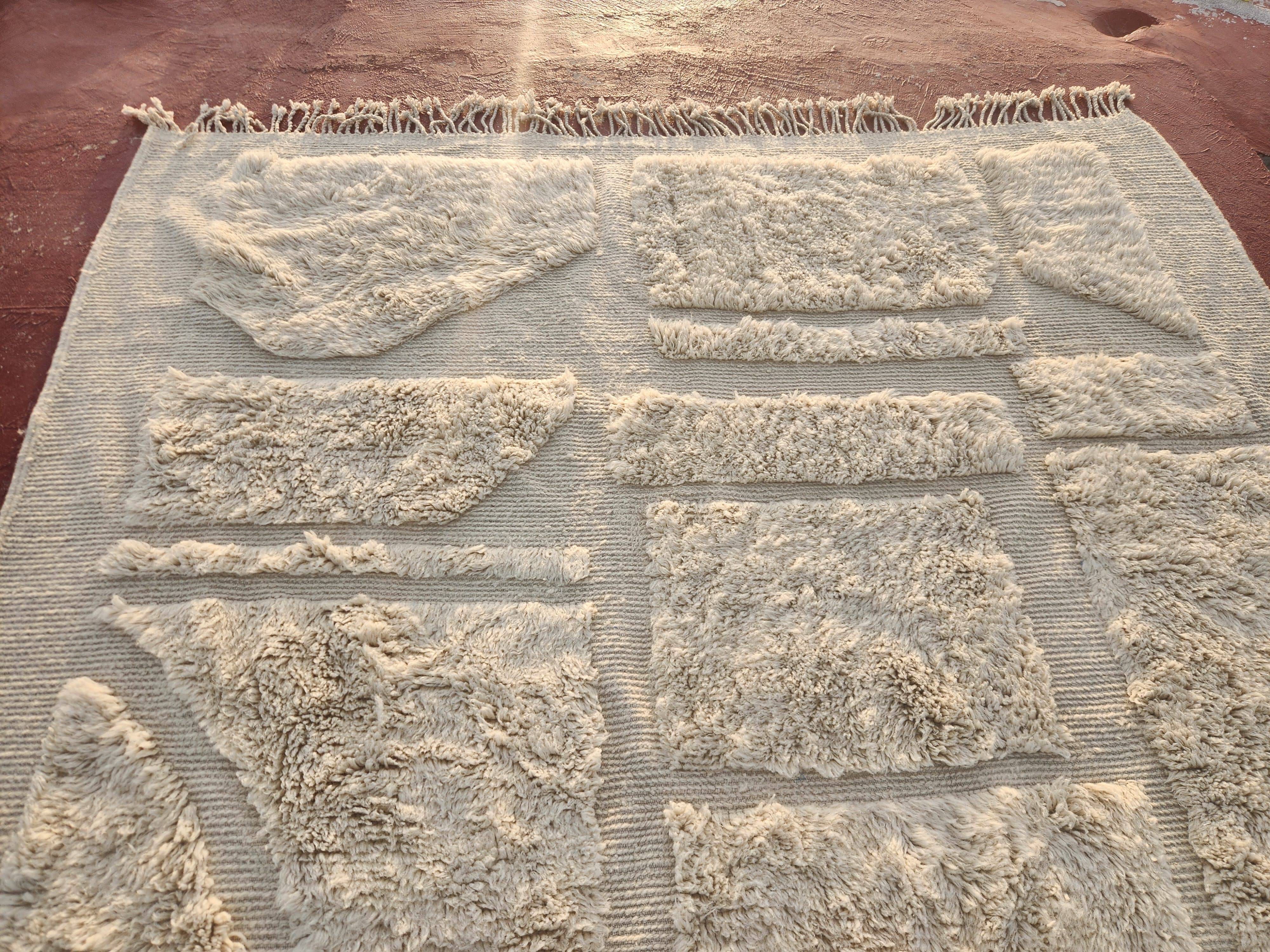 Very large Beni Ouarain rug 350x250 cm in natural wool – Berber rug