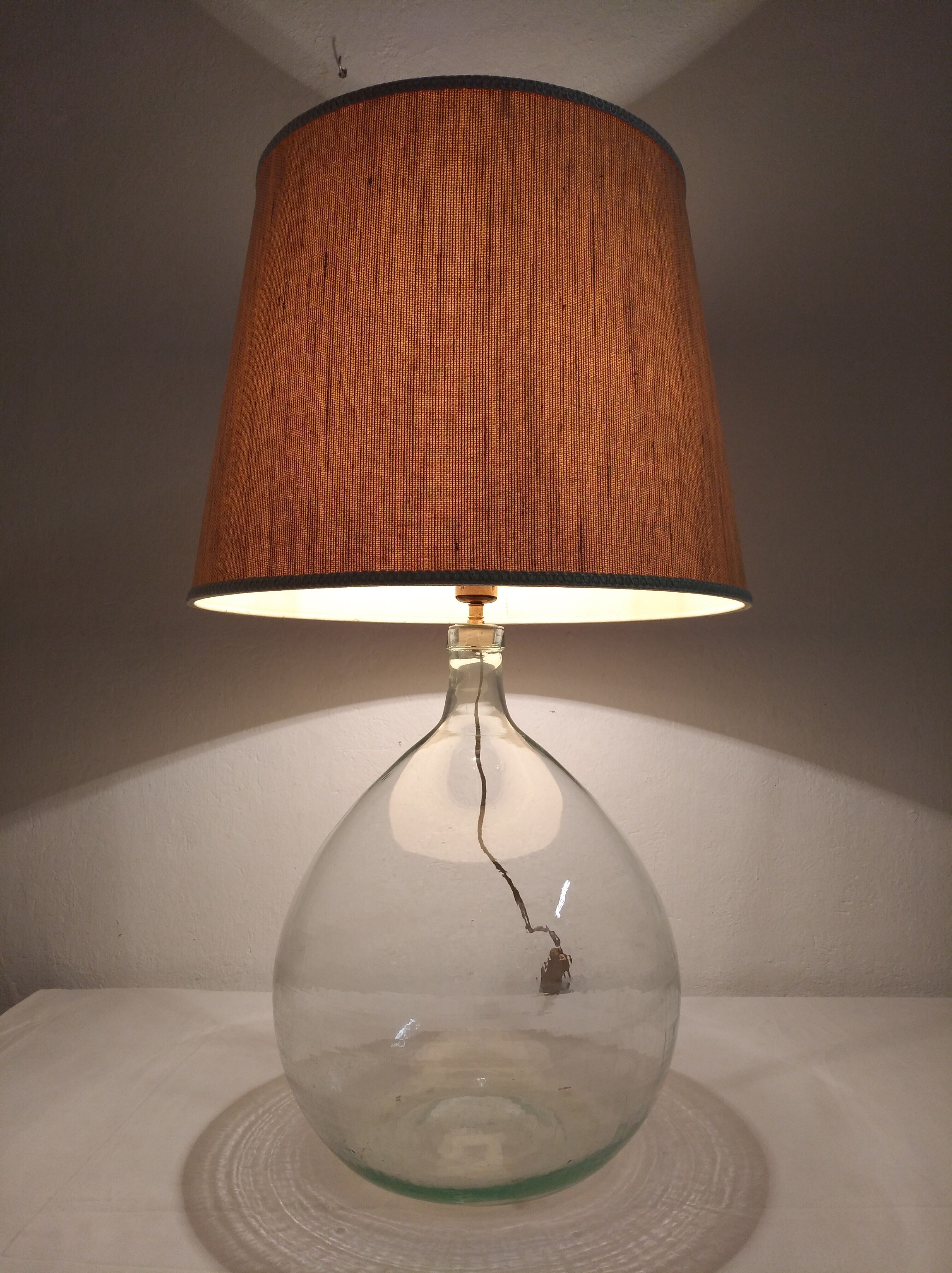 Queen demijohn lamp