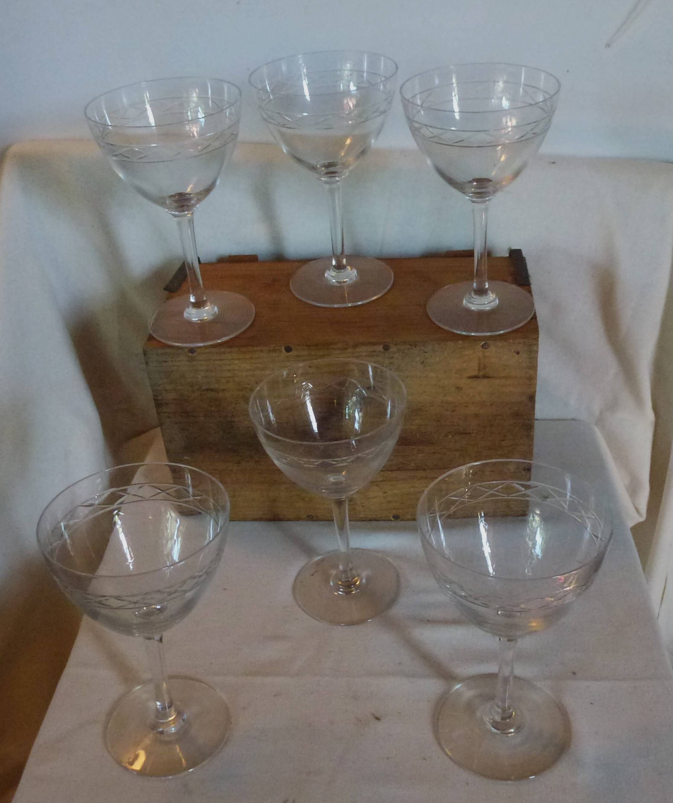 Set of 6 vintage engraved crystal champagne glasses