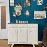 Buffet Mado low on feet compass