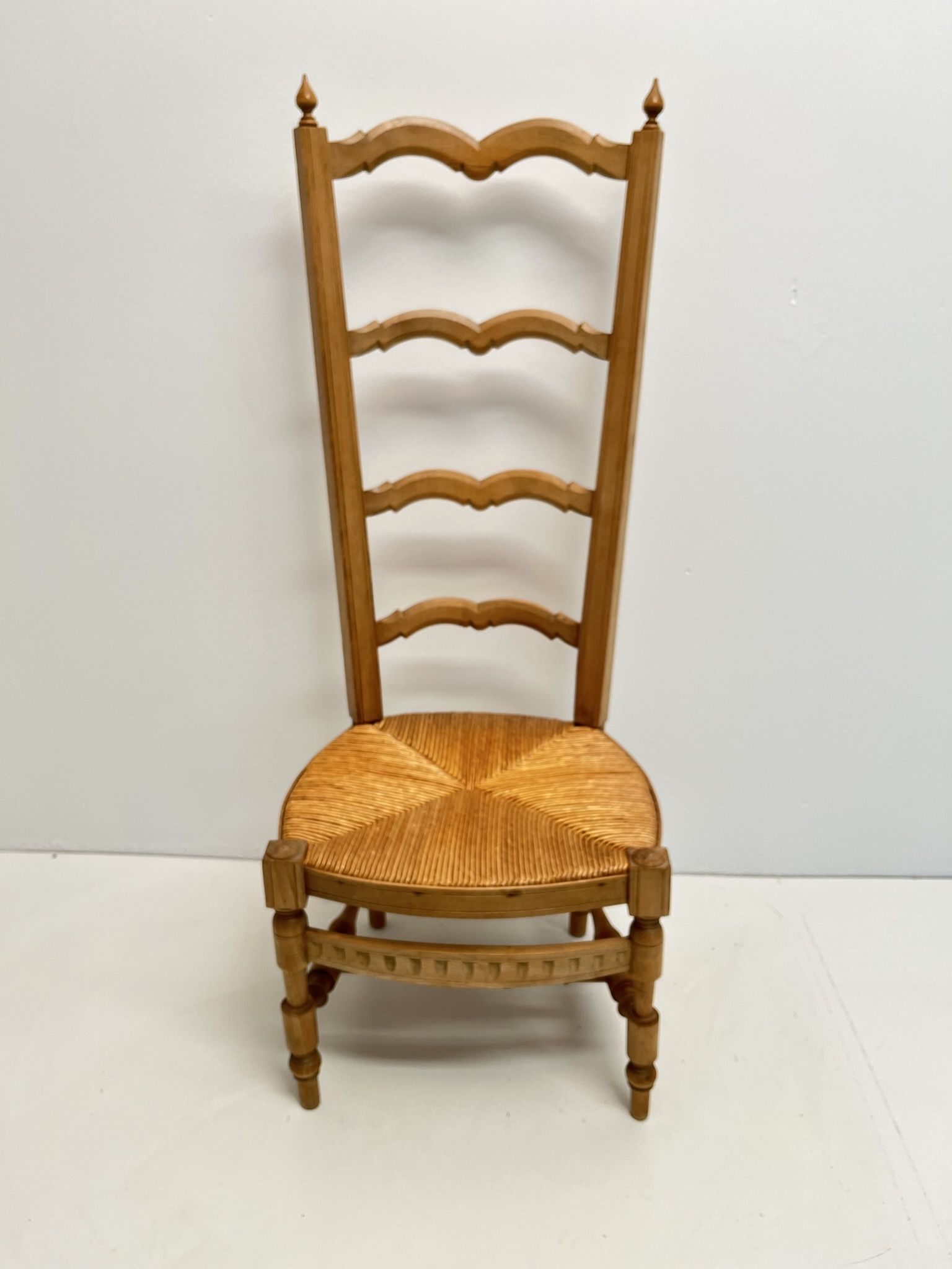 Chaise de nourrice paillée vintage