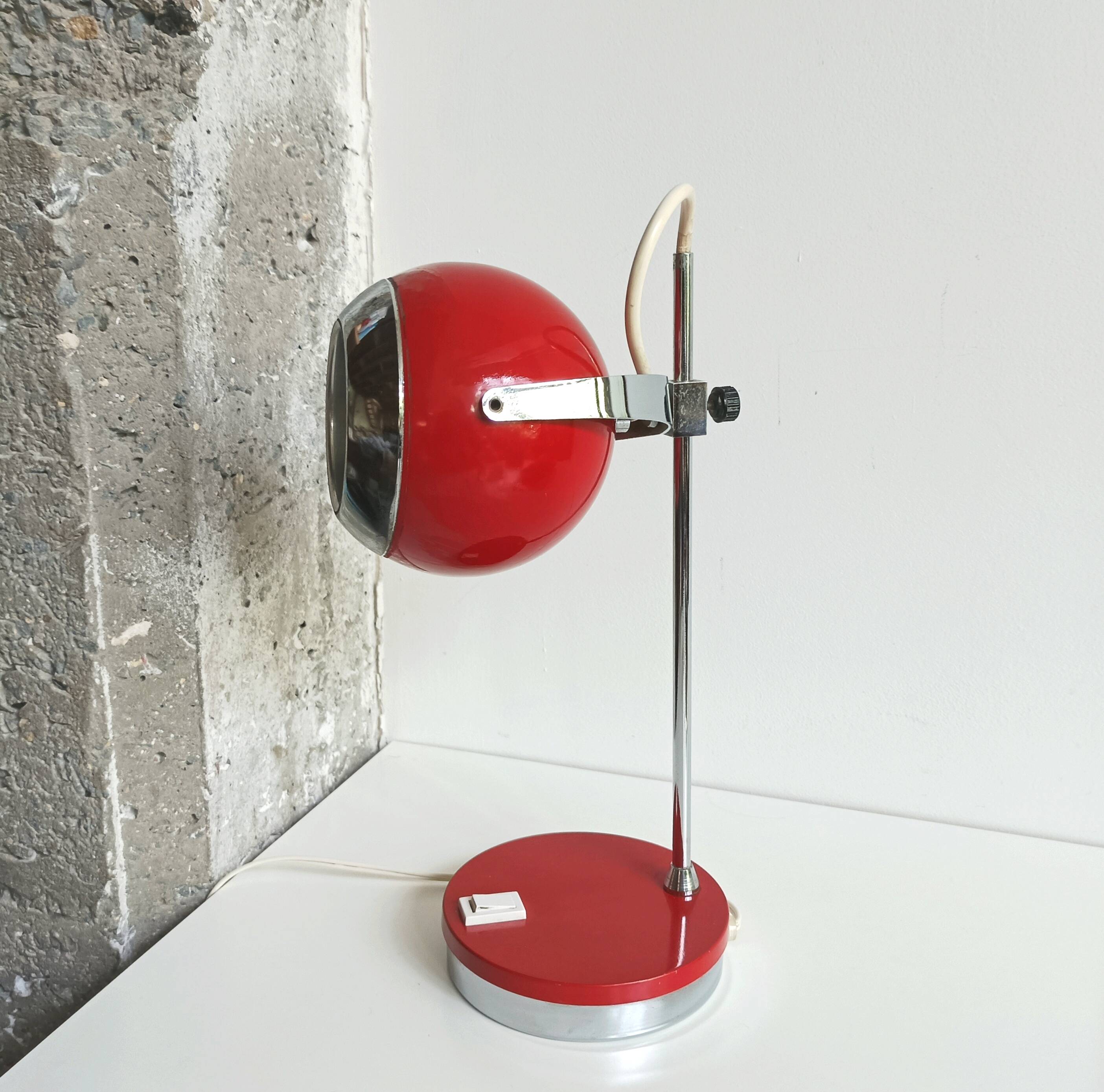 Eyeball lamp in lacquered and chromed metal