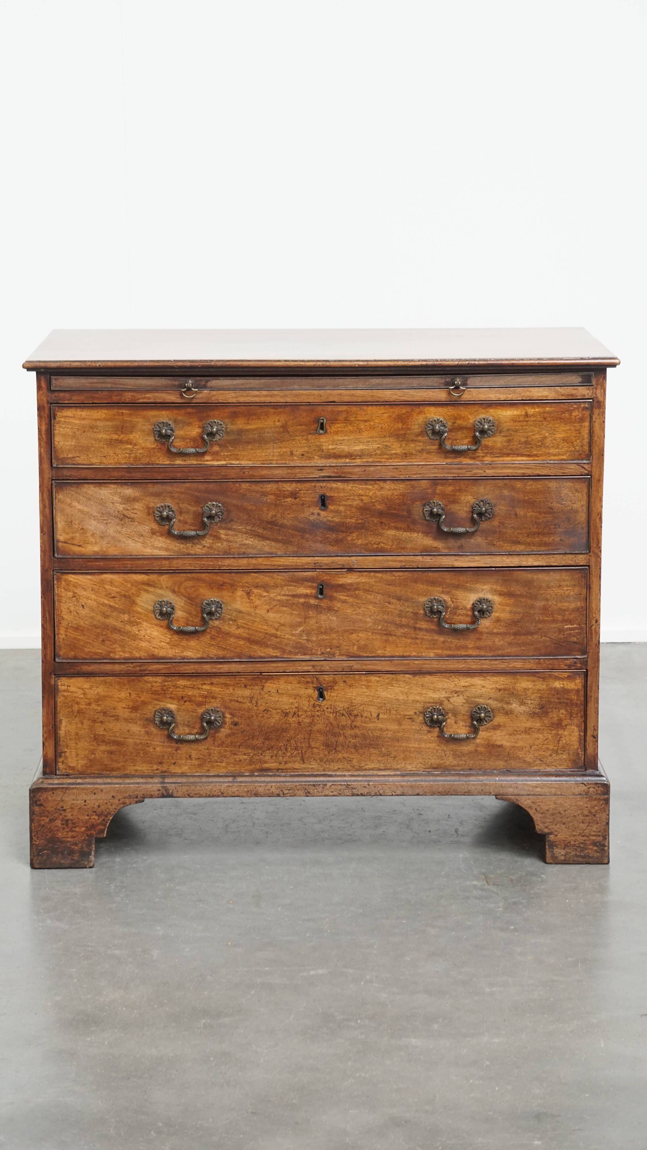 Antique 18th-Century English Chest of Drawers with Brushing Slide